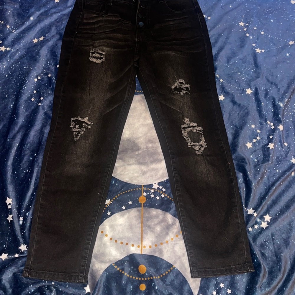 Ripped skinny jeans